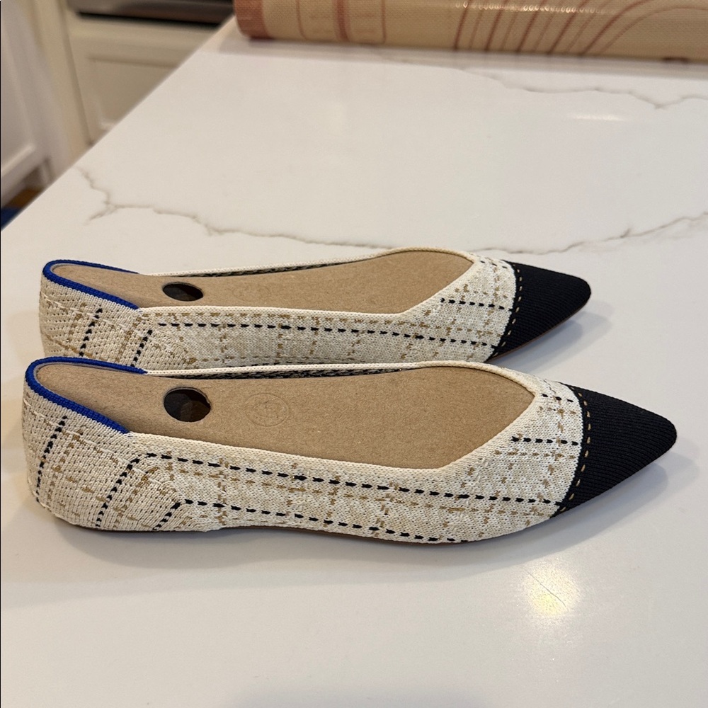 Rare retired Tuxedo Rothy's Cream tweed with black toe the Pointe II Flats 7.5 - Picture 2 of 9